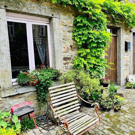 Sous Les Feuilles Redu Villa Exterior photo